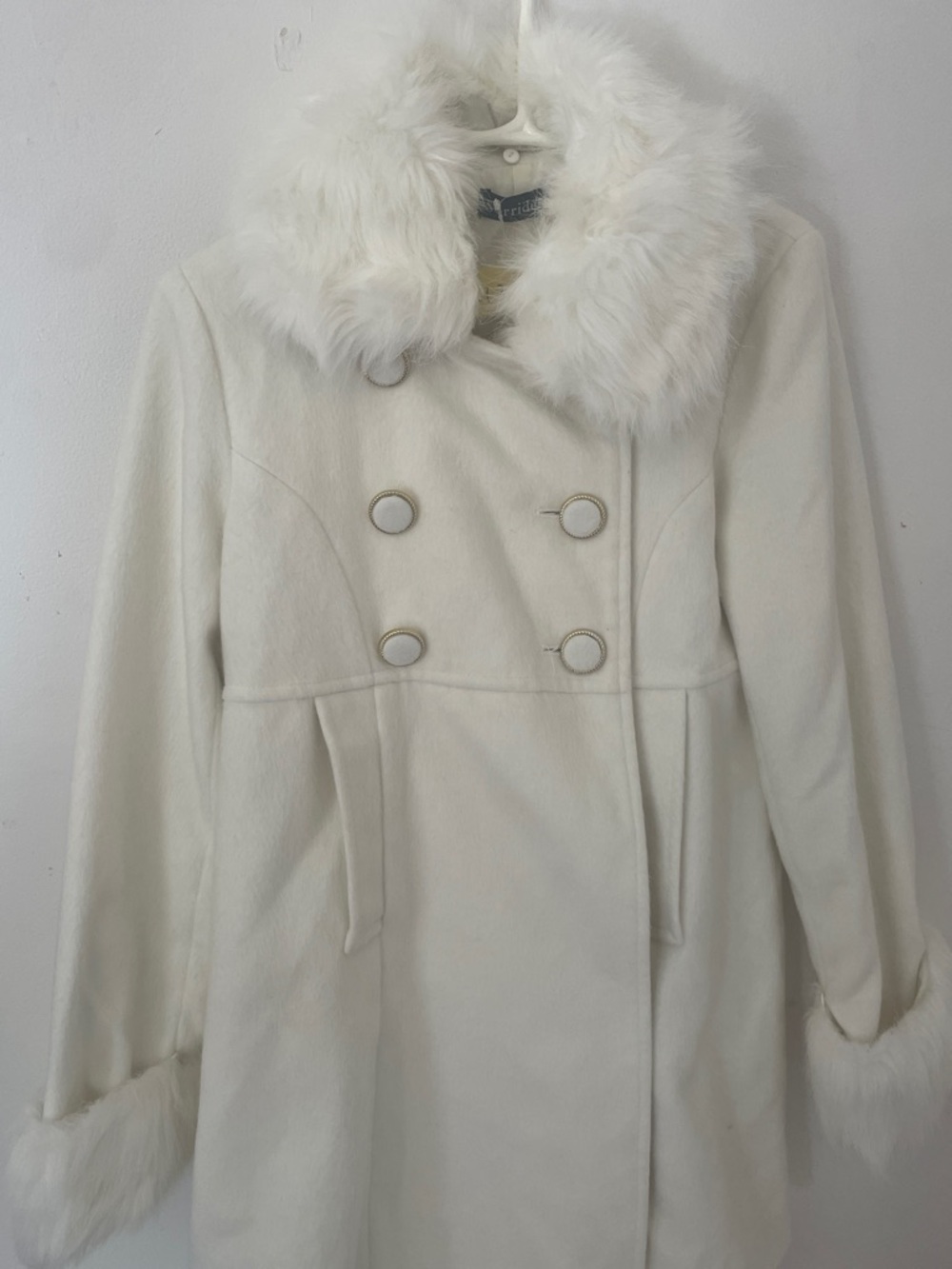 ♡ Y2K White Faux Fur Trimmed Coat Vintage